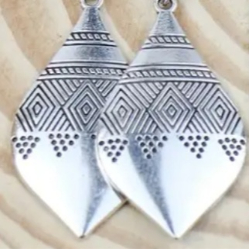 Shiny silvery engraved dangle earrings.NWT. Fast Ship. Quality.